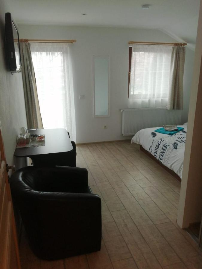 Cazare Regim Hotelier Zărneşti エクステリア 写真