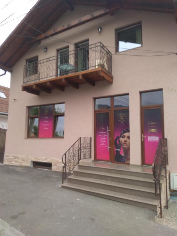 Cazare Regim Hotelier Zărneşti エクステリア 写真